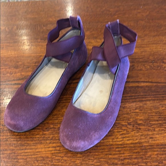 Girl’s Purple Ballet Flats - Picture 1 of 3
